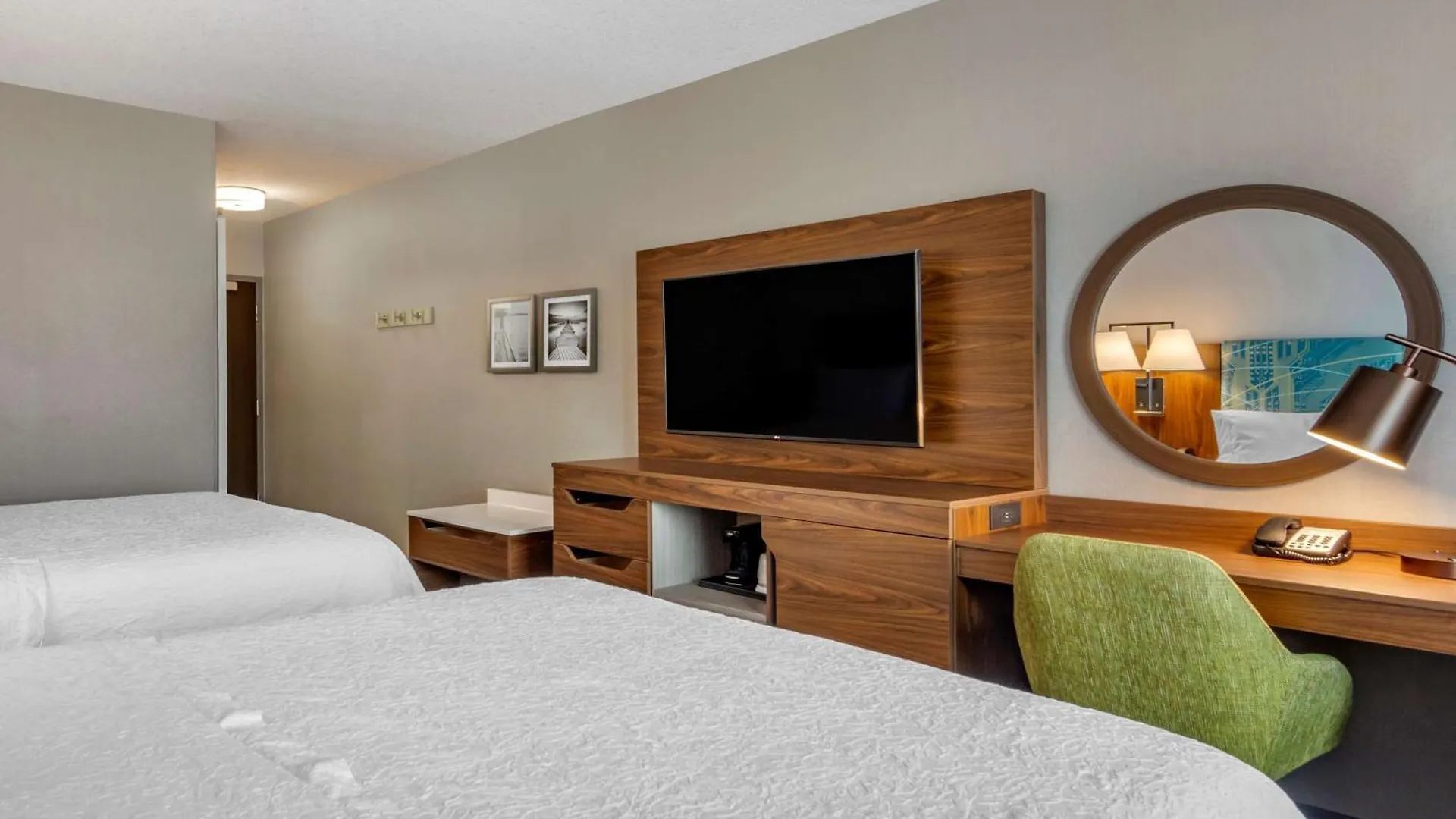 Hampton Inn & Suites Edmonton/West