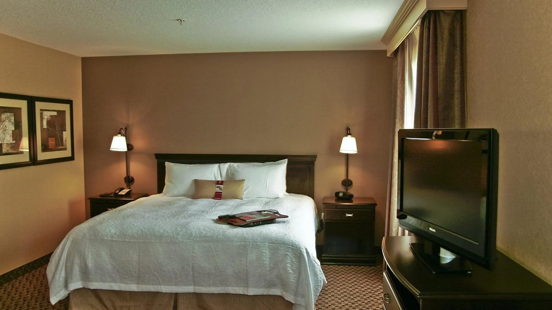 Hampton Inn & Suites Edmonton/West